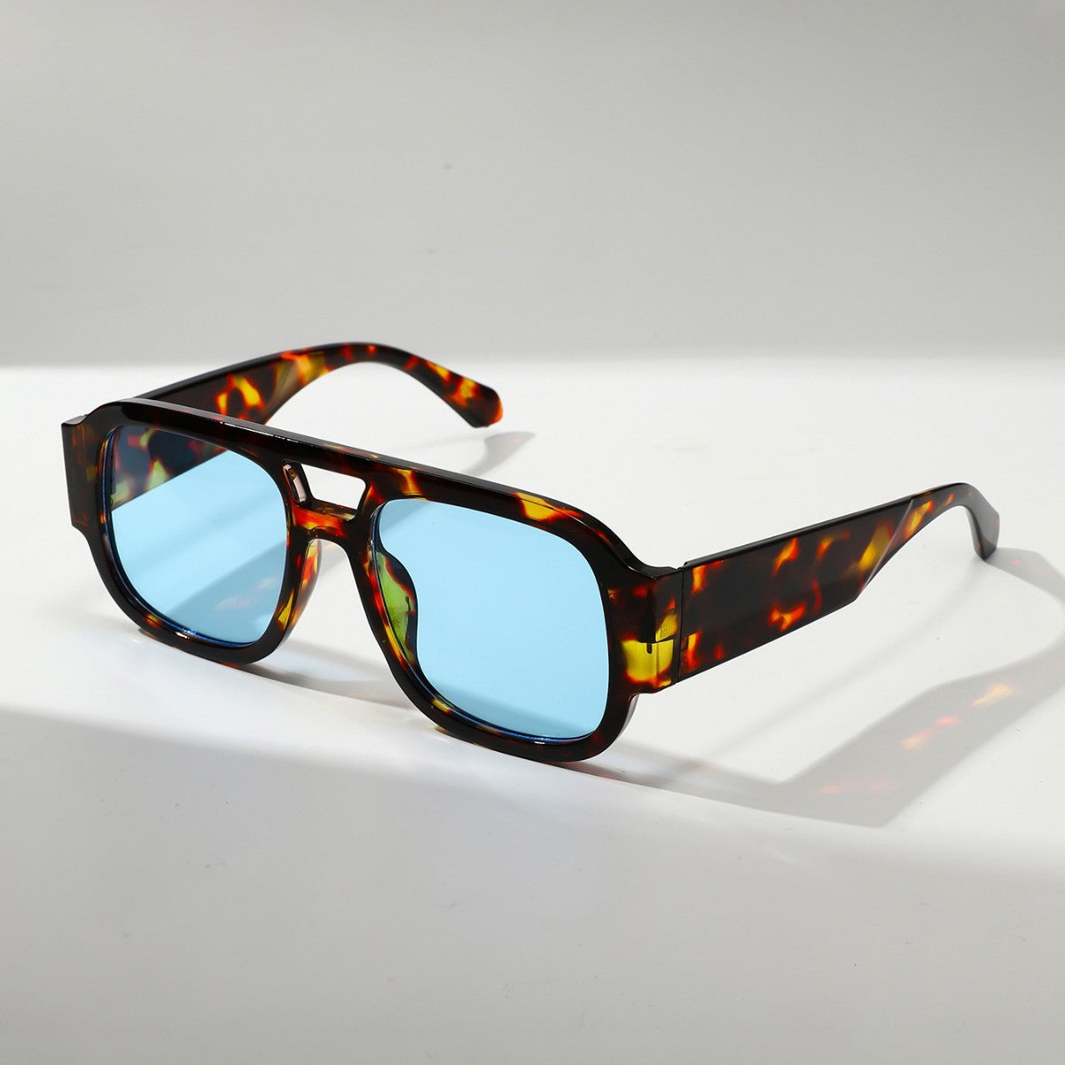 Quinn Retro Sunglasses in Leopard — chunky square aviator with keyhole bridge