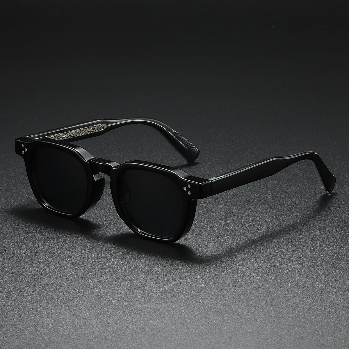 Mathis Sunglasses in White