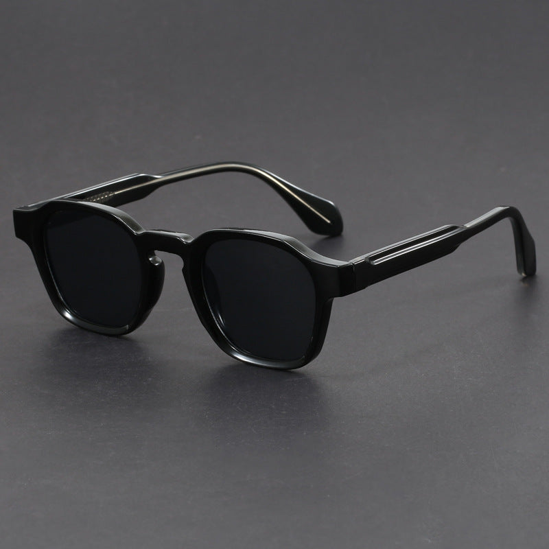 Blair Vintage Sunglasses in Black — round acetate frame with tinted lenses